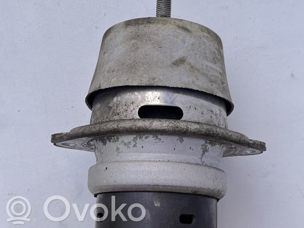 Engine mount bracket   7L8199131F