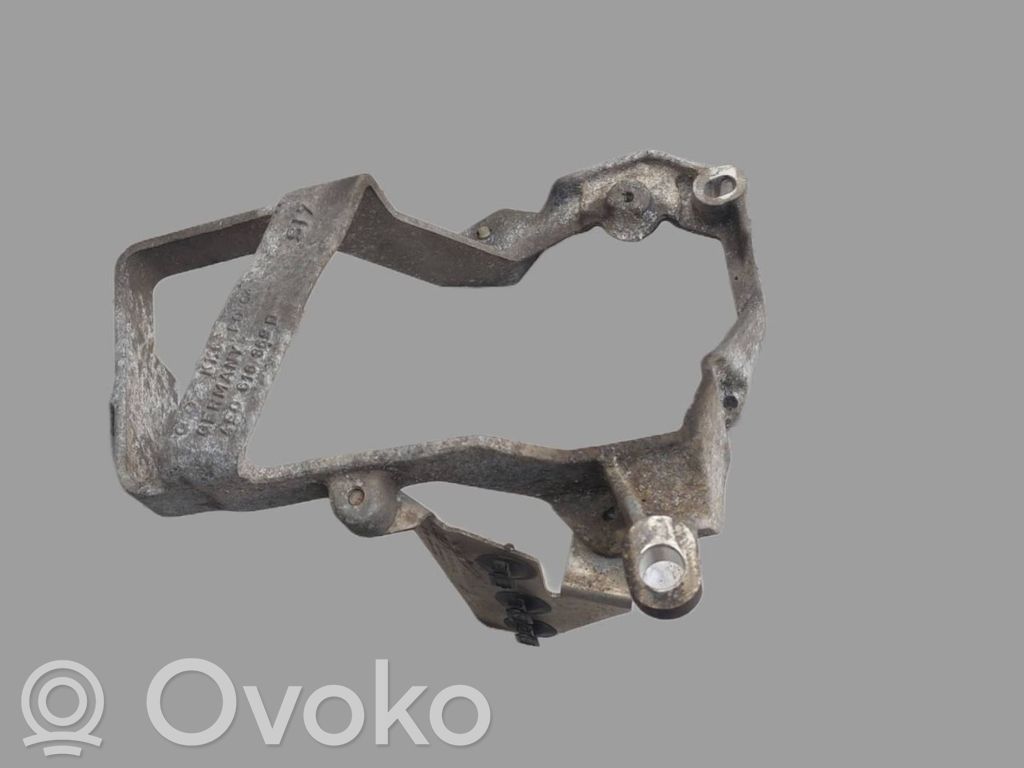 Audi A8 S8 D3 4E Ilmakompressorin kiinnike 