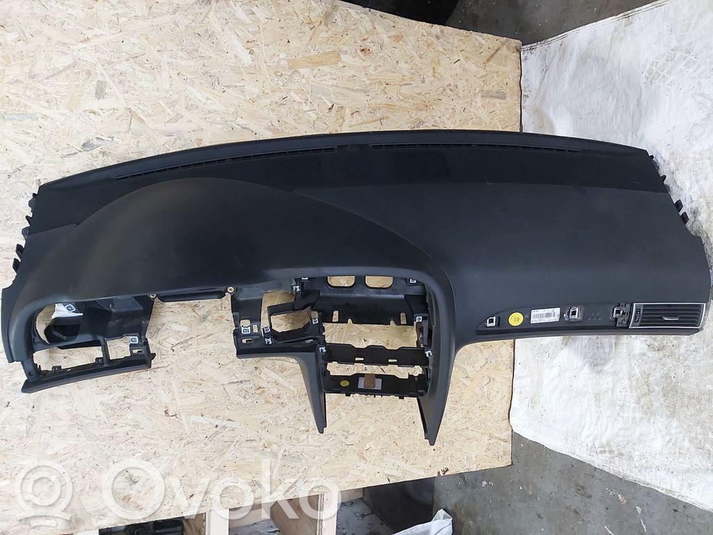 Audi A6 S6 C6 4F Dashboard 