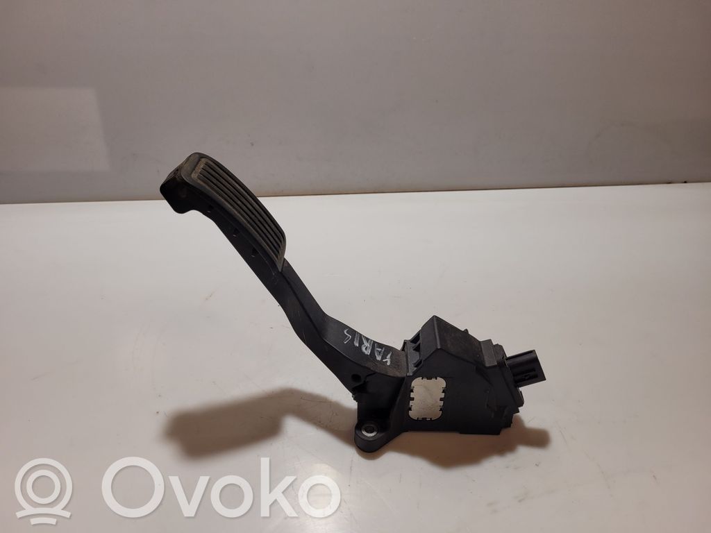 Toyota Yaris Pedał gazu / przyspieszenia 