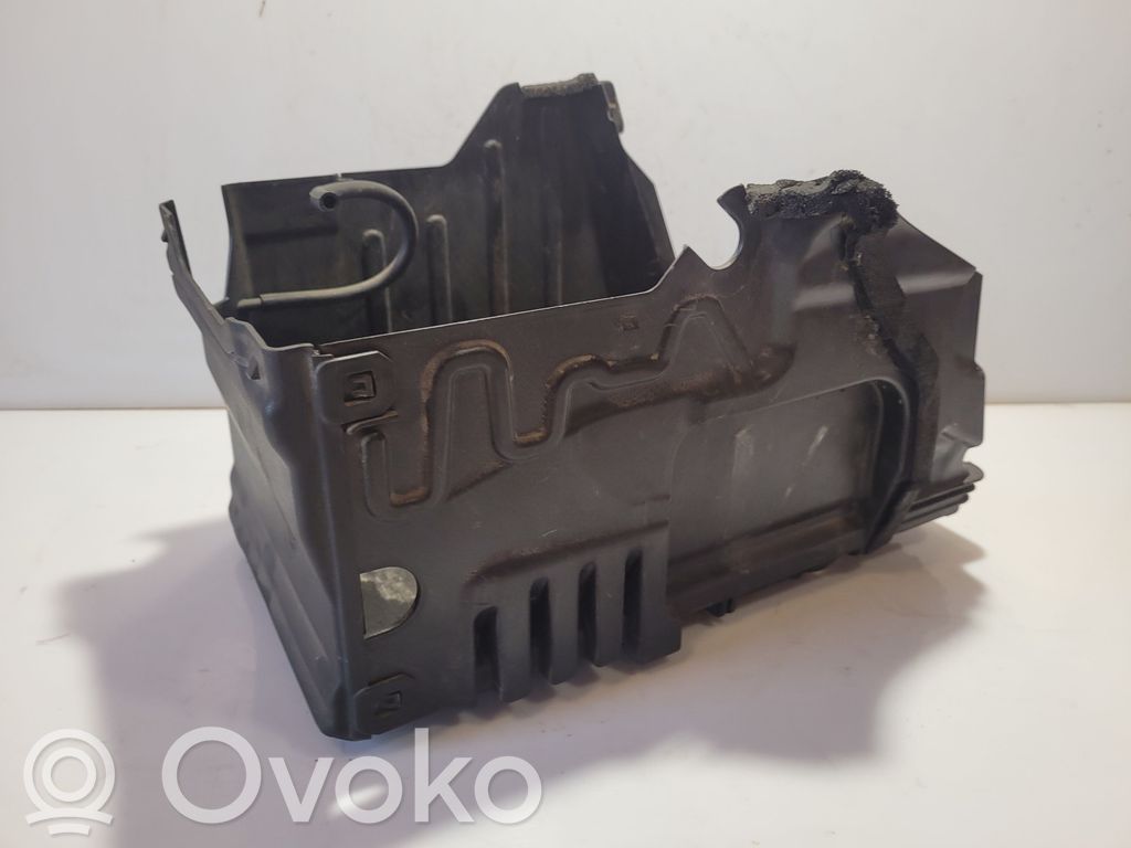 Volvo V70 Akumuliatoriaus dėžė 