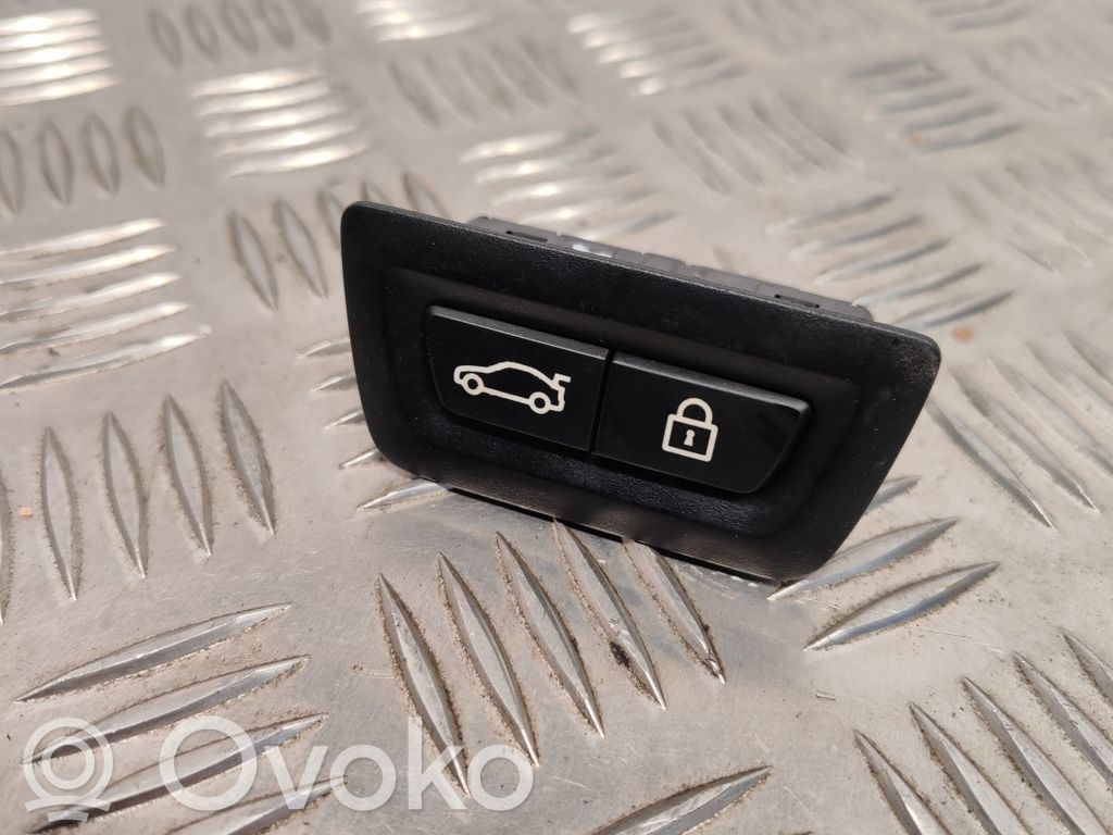 BMW 7 F01 F02 F03 F04 Tailgate/boot open switch button 