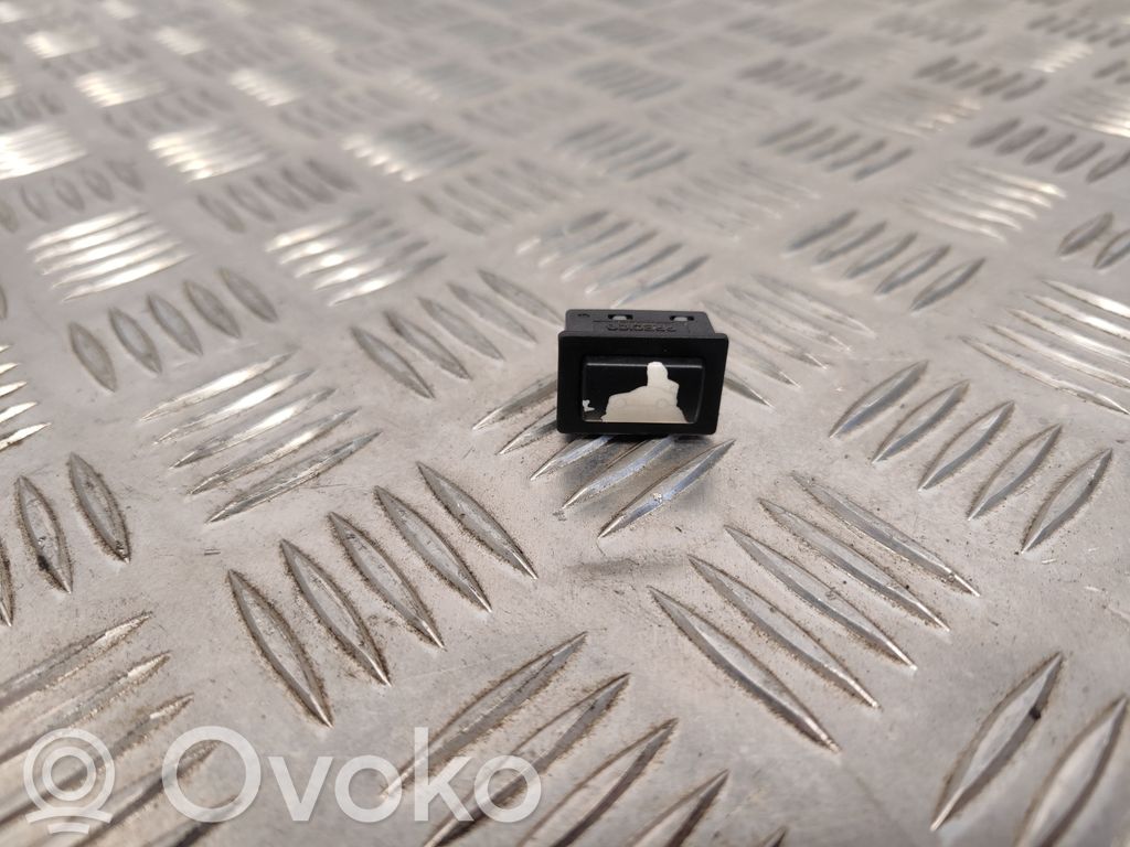 BMW 7 F01 F02 F03 F04 Tailgate opening switch 