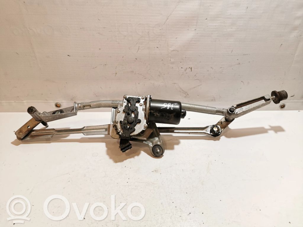 Volvo V70 Front wiper linkage and motor 