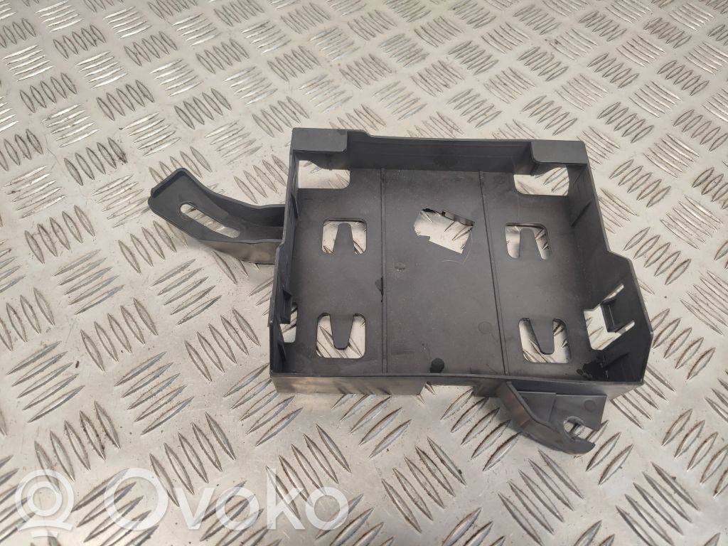 Inne części wnętrza samochodu   8R0907461A