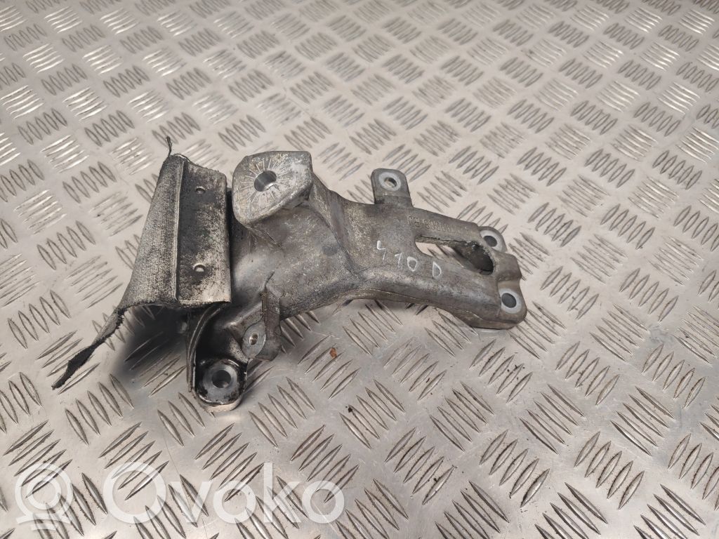 Audi A4 Allroad Engine mounting bracket 