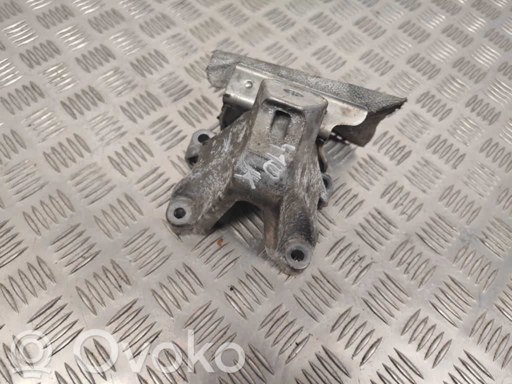 Audi A4 Allroad Engine mounting bracket 
