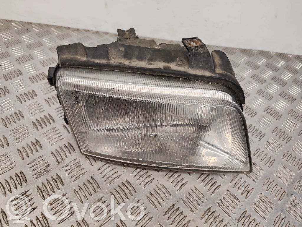 Audi A4 S4 B5 8D Priekšējais lukturis 