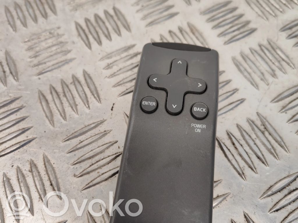 Volvo V70 Head unit multimedia control 