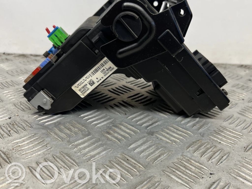 Volvo XC70 Sulakemoduuli 