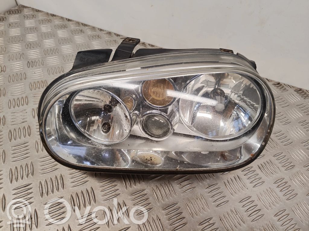 Volkswagen Golf IV Lampa przednia 