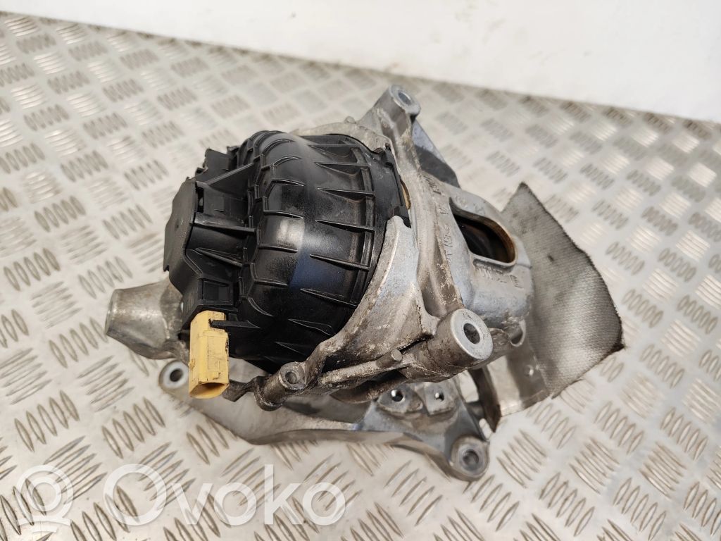 Audi A4 S4 B9 Engine mount bracket 