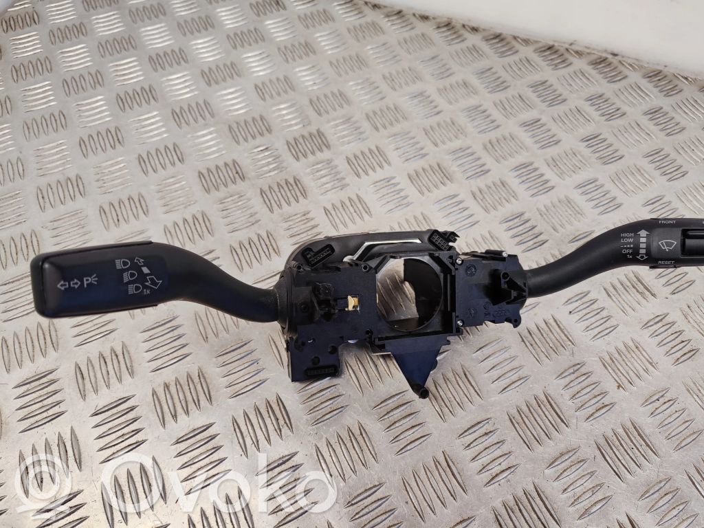Audi Q7 4L Wiper turn signal indicator stalk/switch 