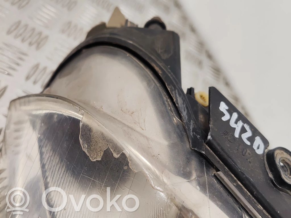 Volkswagen PASSAT B5.5 Lampa przednia 