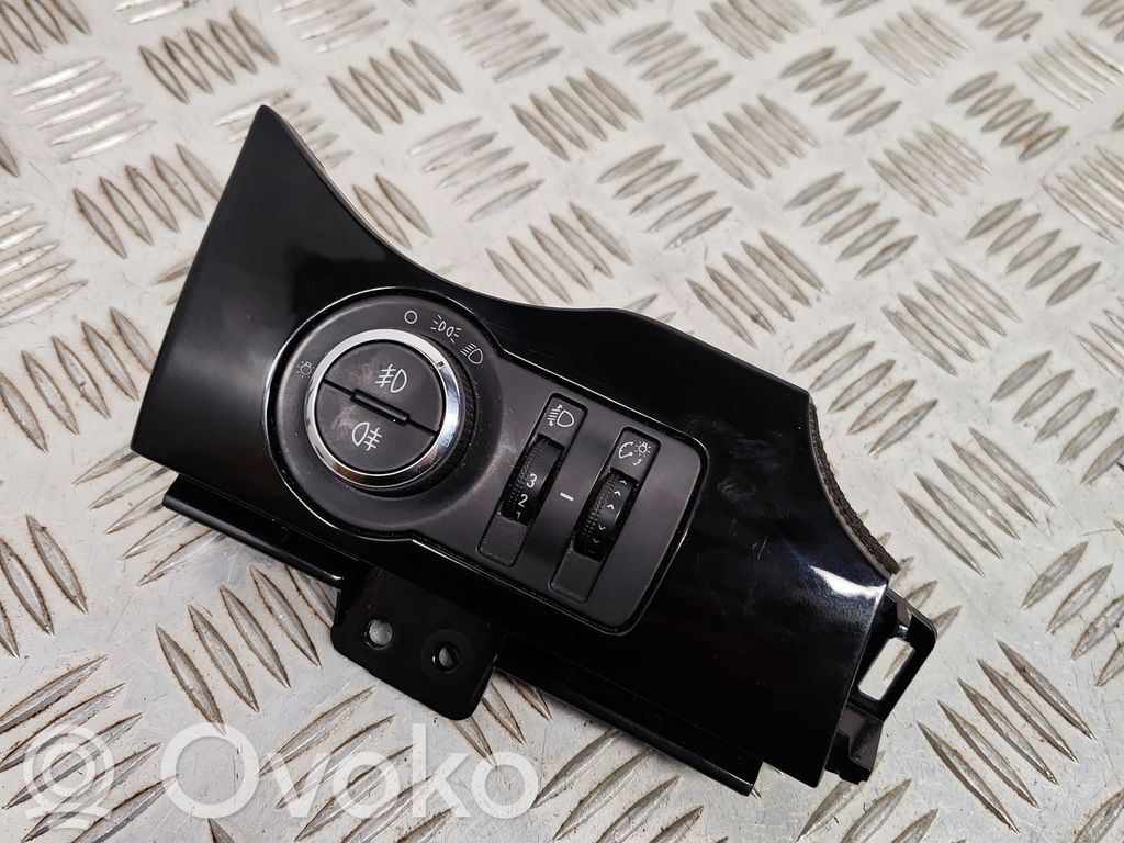Chevrolet Orlando Light switch 
