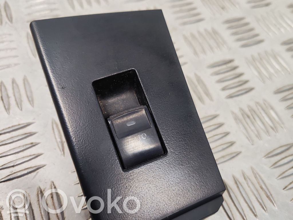 Toyota Auris E180 Electric window control switch 