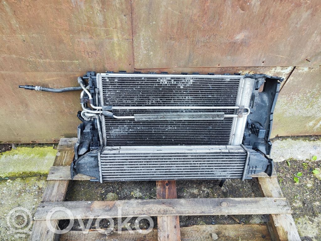Volvo V70 Radiatorių komplektas 