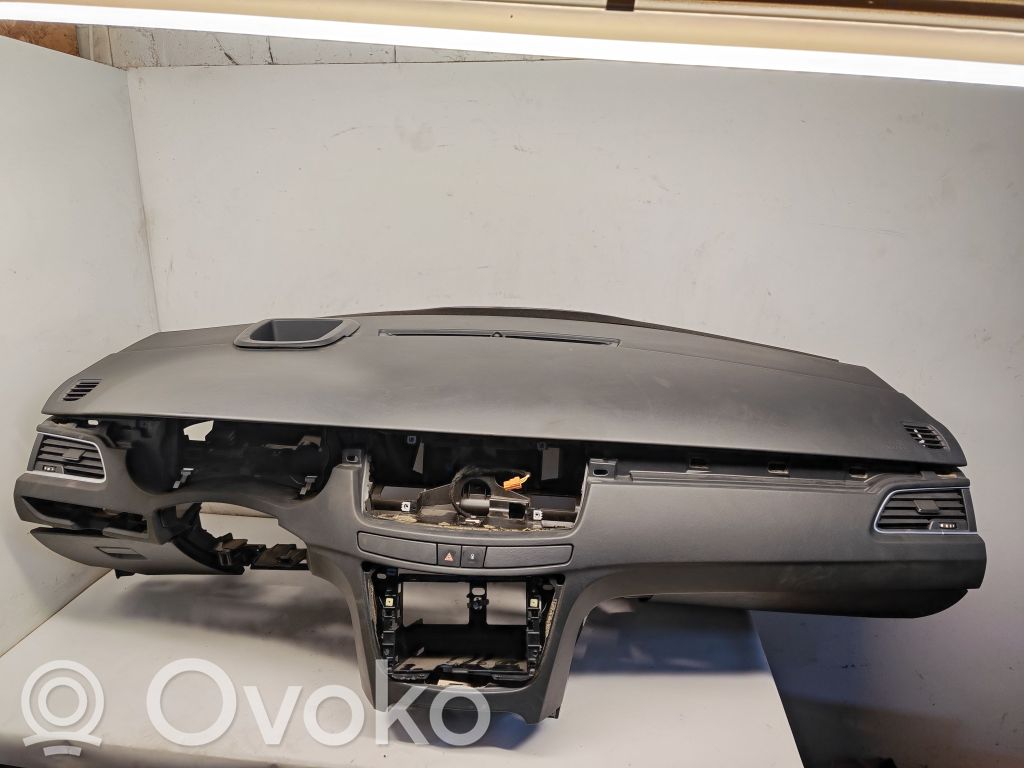 Peugeot 508 RXH Dashboard 