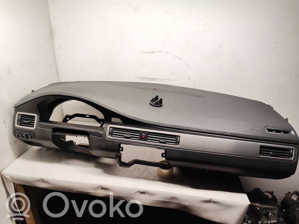 Volvo V70 Panelis 