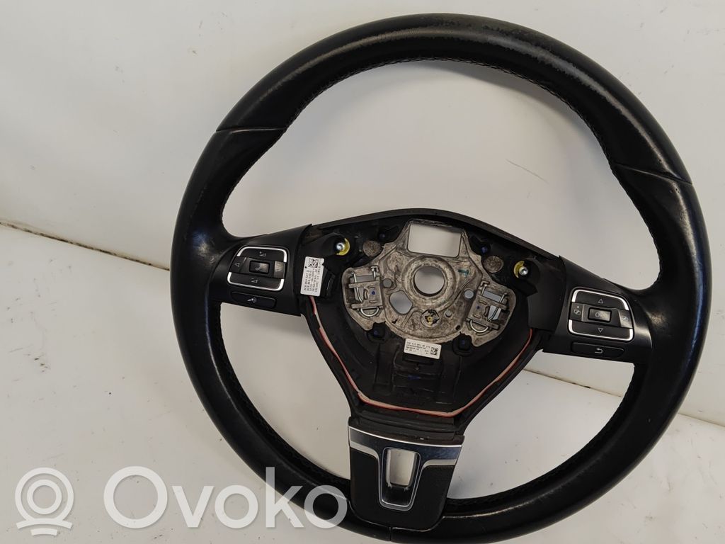 Volkswagen PASSAT B7 Ohjauspyörä 