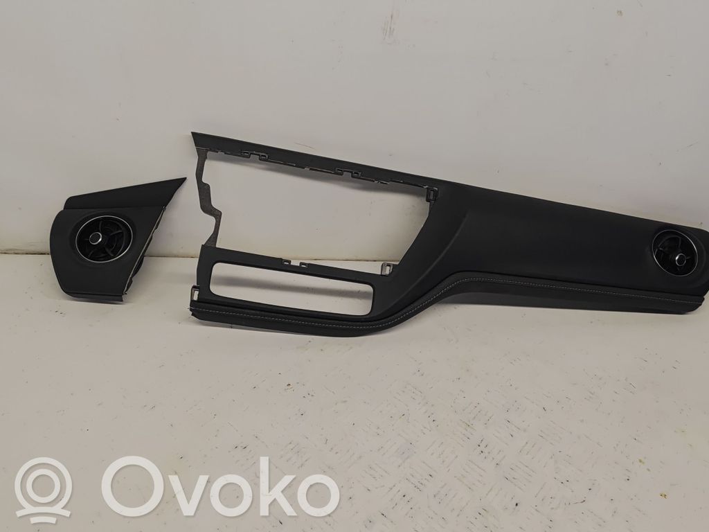 Toyota Auris E180 Ornament bord 
