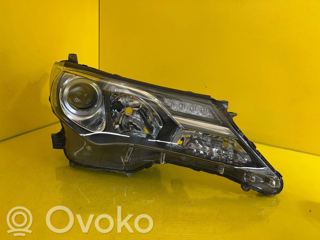 Toyota RAV 4 (XA40) Scheinwerfer 