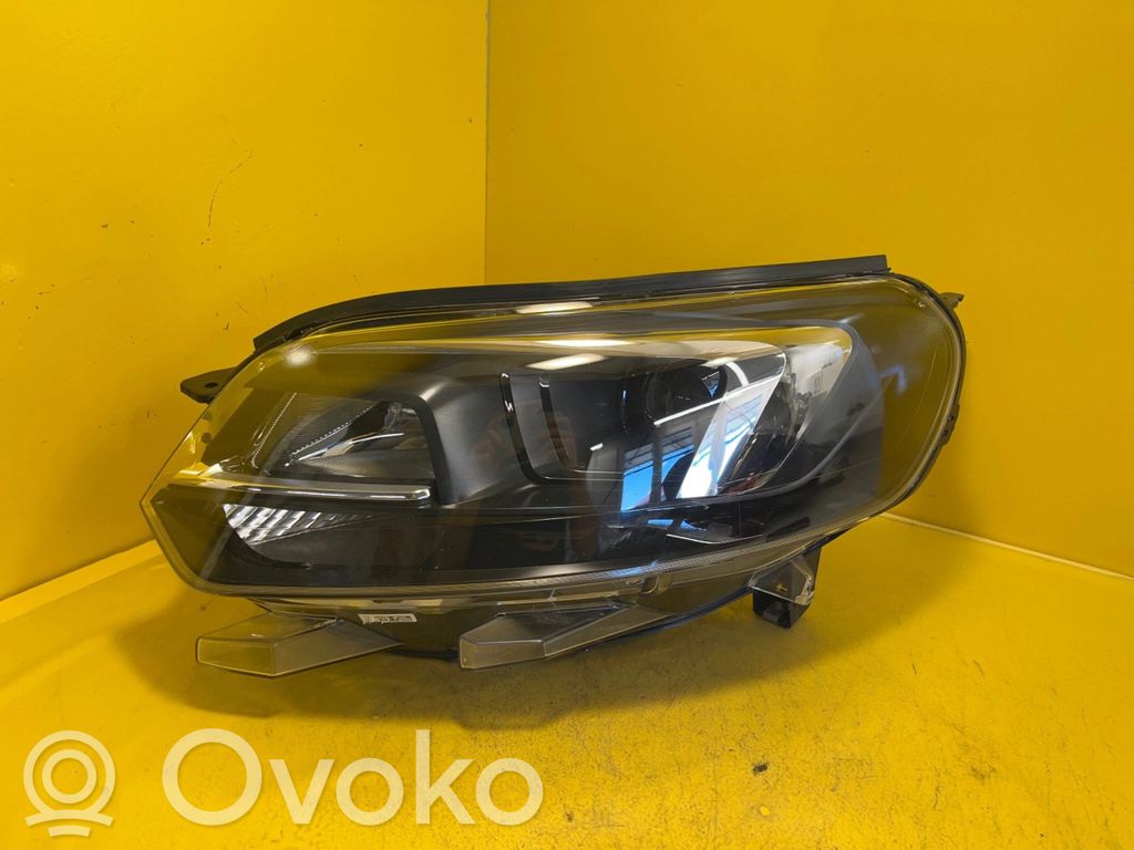 Opel Zafira Life Lampa przednia 