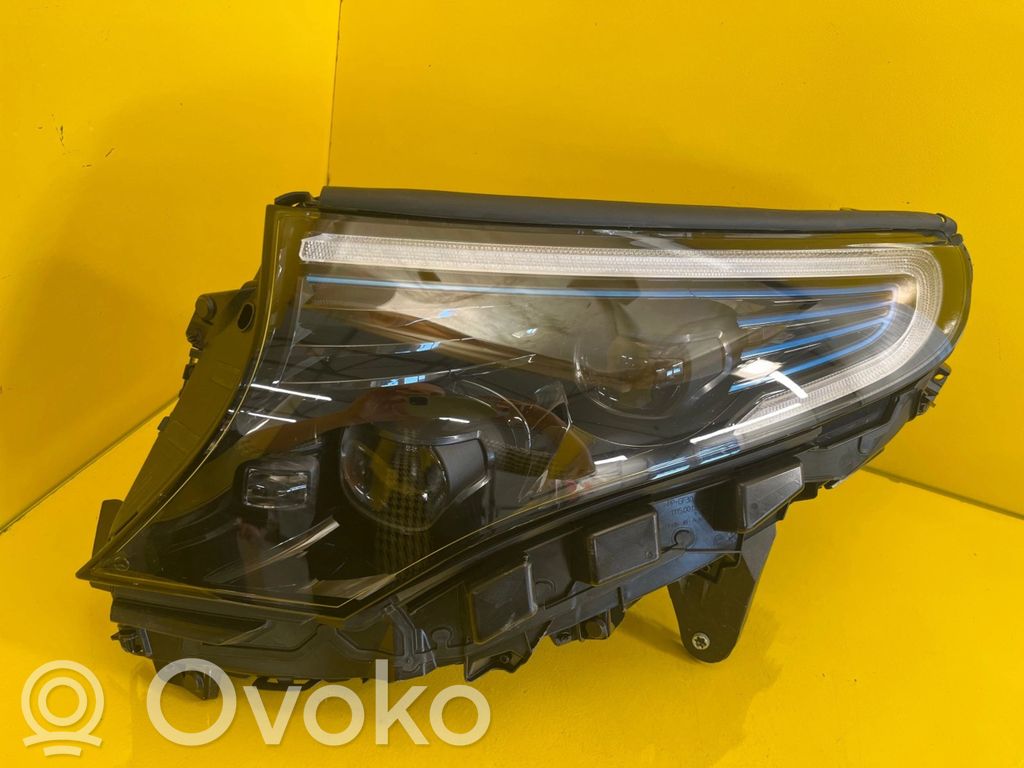 Mercedes-Benz EQC Lampa przednia 