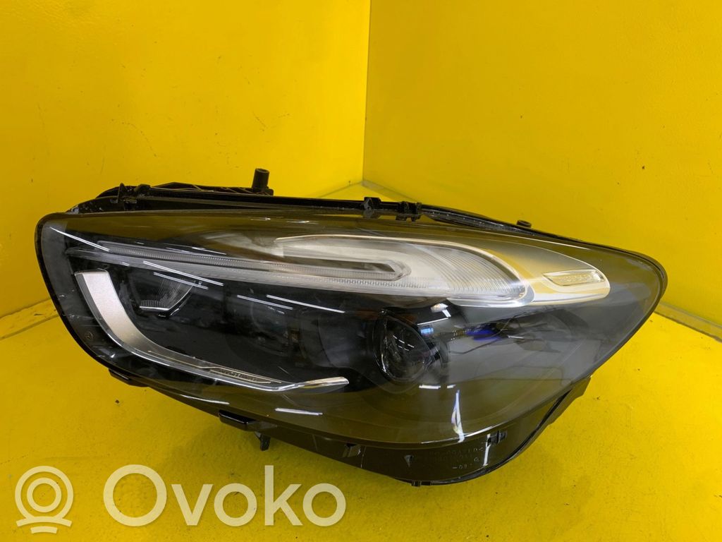 Mercedes-Benz B W247 Lampa przednia 