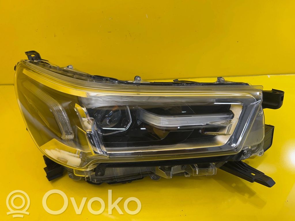 Toyota Hilux VIII Faro delantero/faro principal 