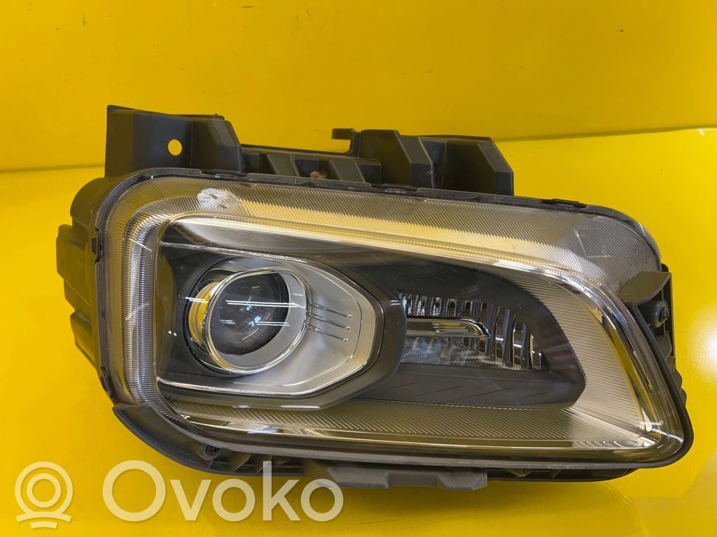 Hyundai Kona I Lampa przednia 