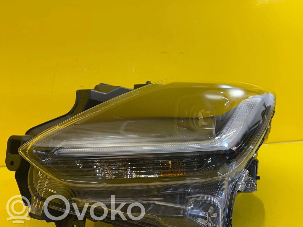 Suzuki Swift IV Lampa przednia 