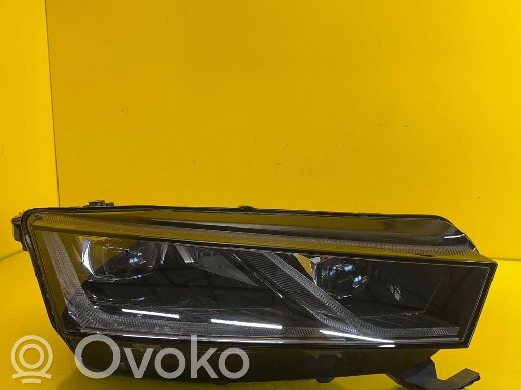 Skoda Octavia Mk4 Headlight/headlamp 