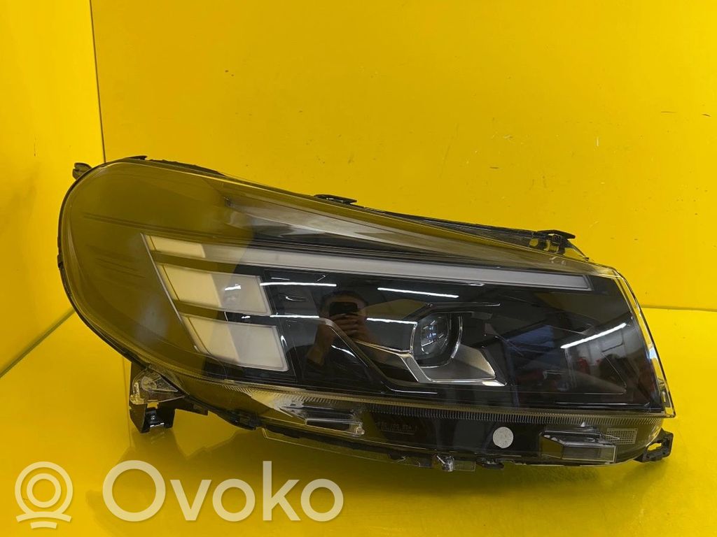 Opel Vivaro Scheinwerfer 