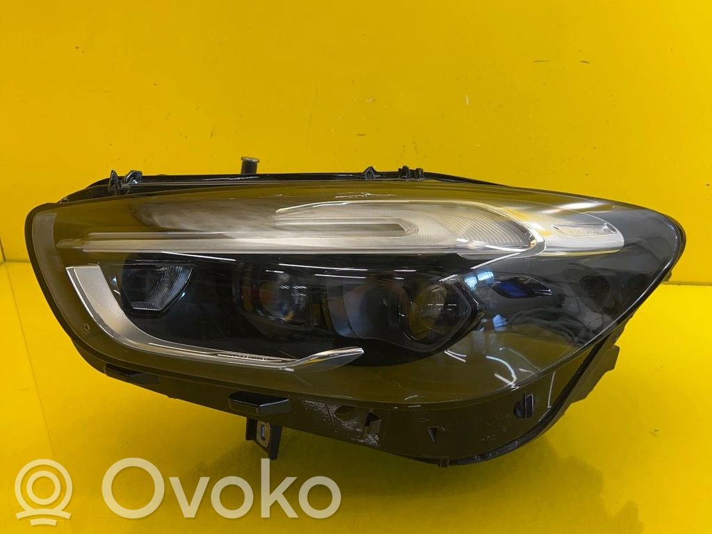 Mercedes-Benz B W247 Lampa przednia 