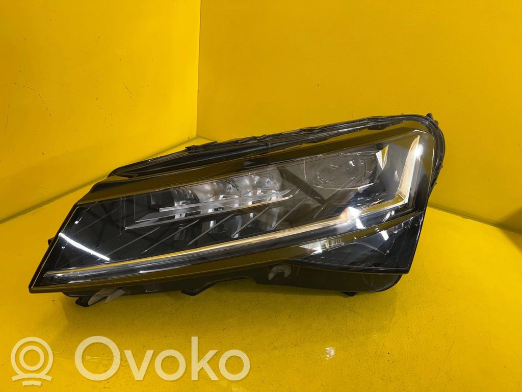 Skoda Superb B8 (3V) Etu-/Ajovalo 