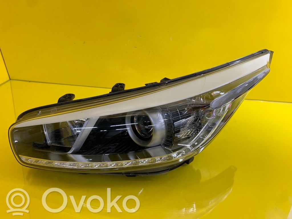 KIA Ceed Lampa przednia 