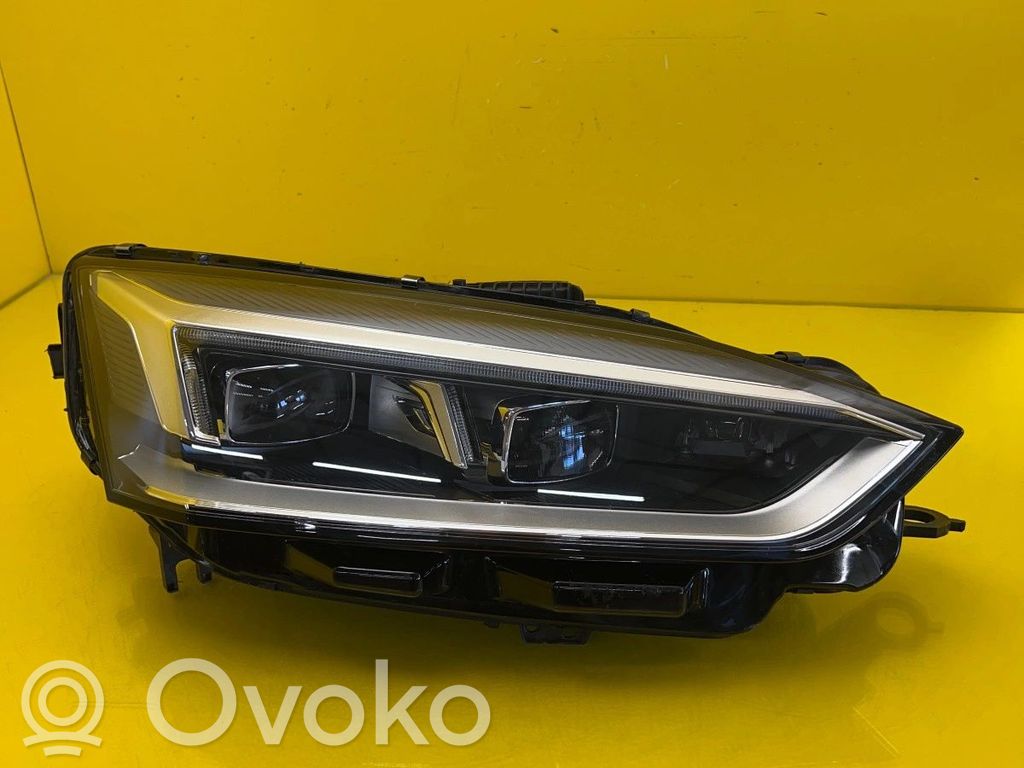 Audi A5 Headlight/headlamp 