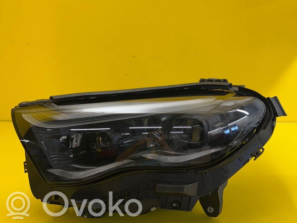 Mercedes-Benz E W214 Lampa przednia 