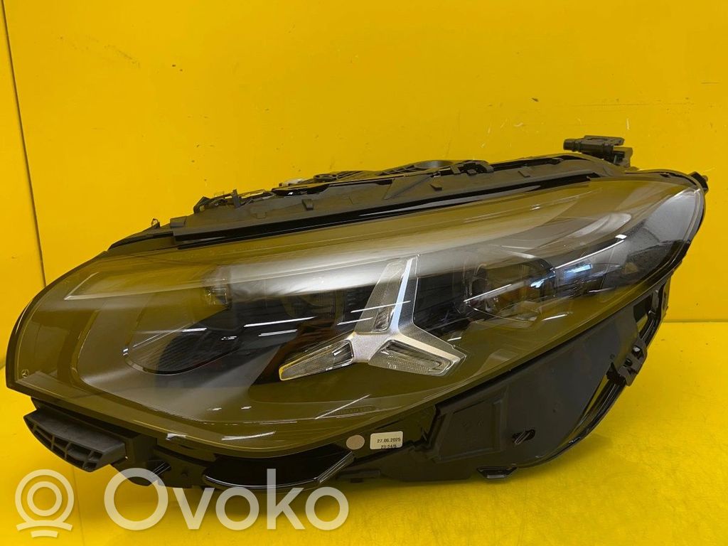 Mercedes-Benz CLA C174 C178 Lampa przednia 