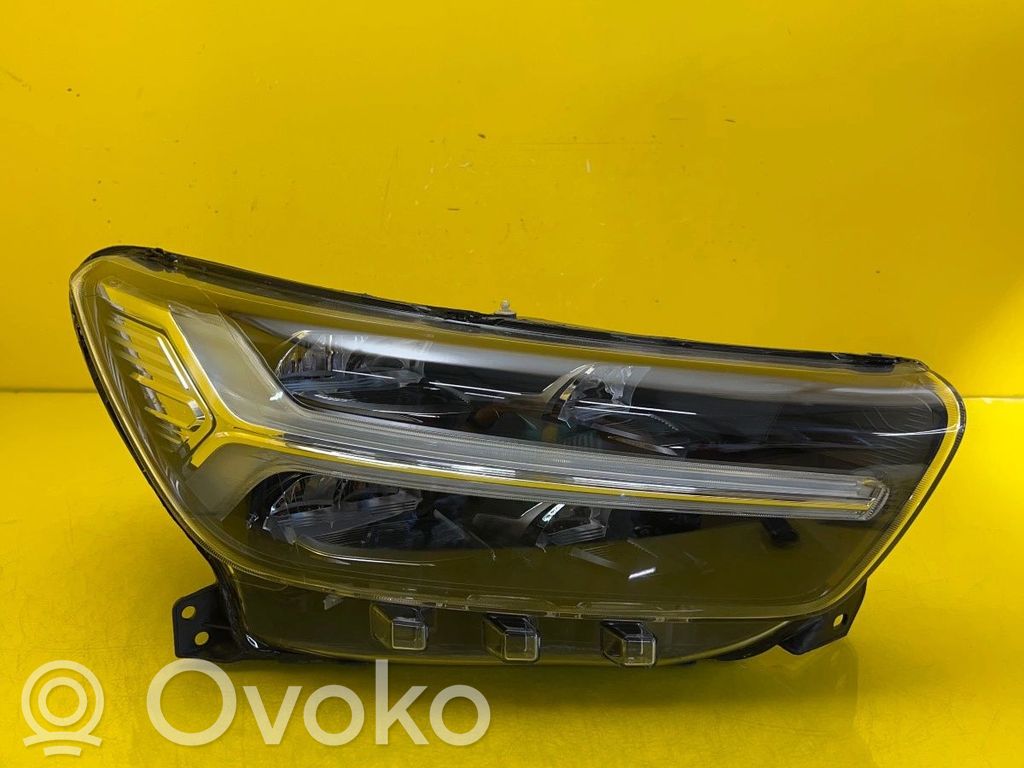 Volvo XC40 Headlight/headlamp 