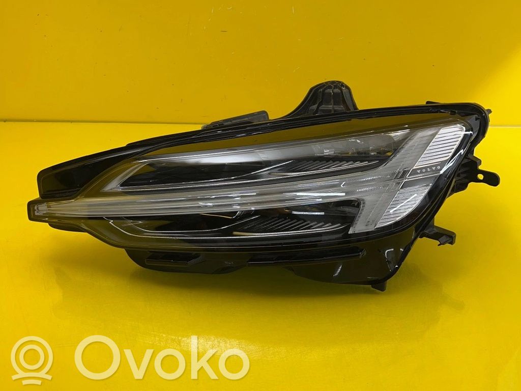 Volvo S60 Lampa przednia 