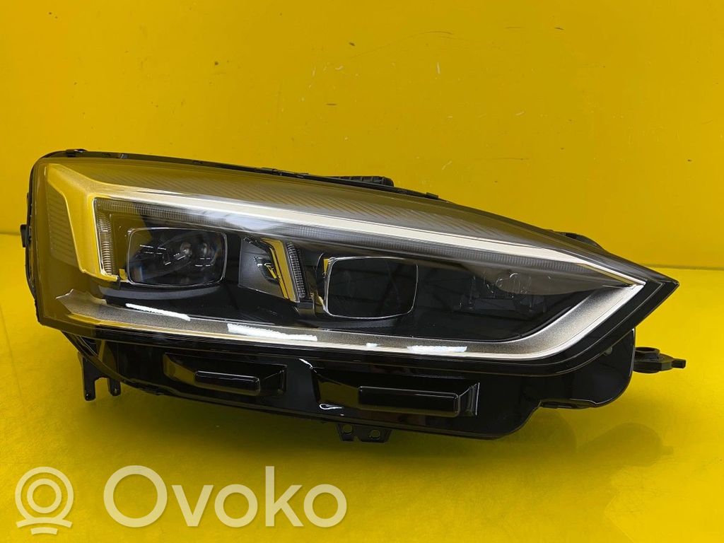 Audi A5 Headlight/headlamp 