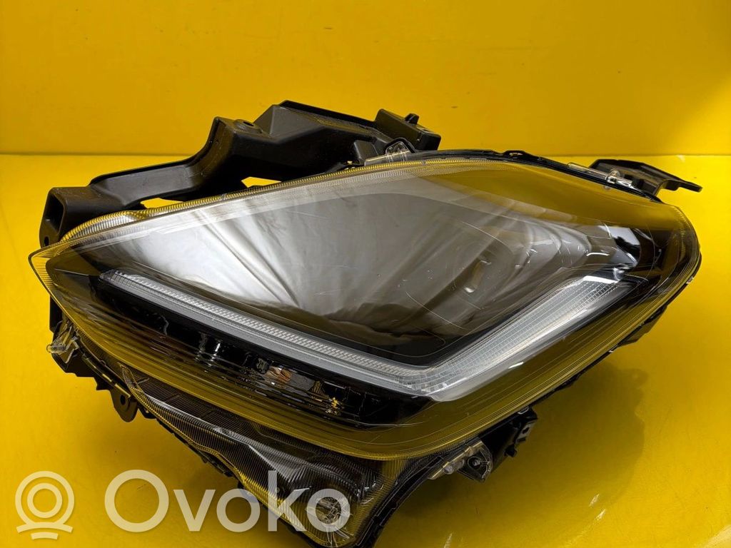 Suzuki Swift IV Lampa przednia 