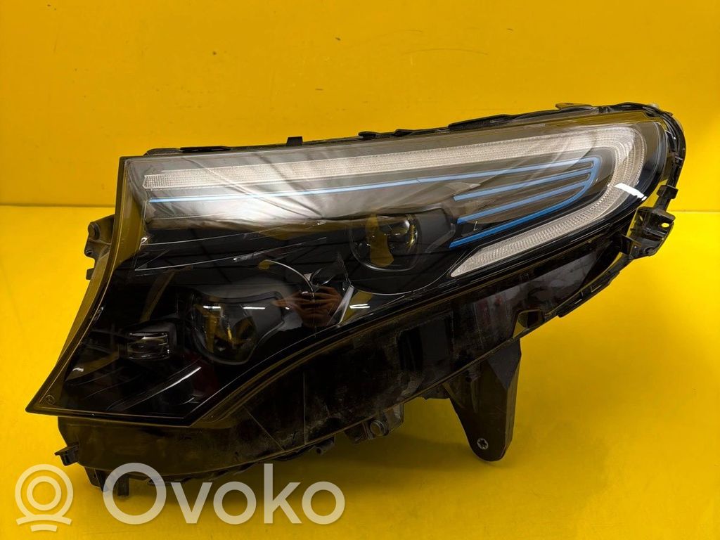 Mercedes-Benz EQC Lampa przednia 