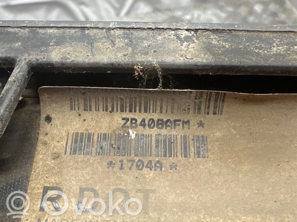 Volkswagen PASSAT B7 Rejilla inferior del parachoques delantero 