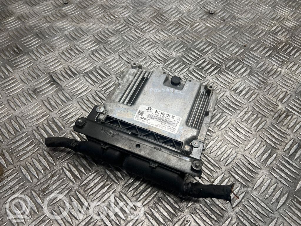 Volkswagen PASSAT CC Engine control unit/module 