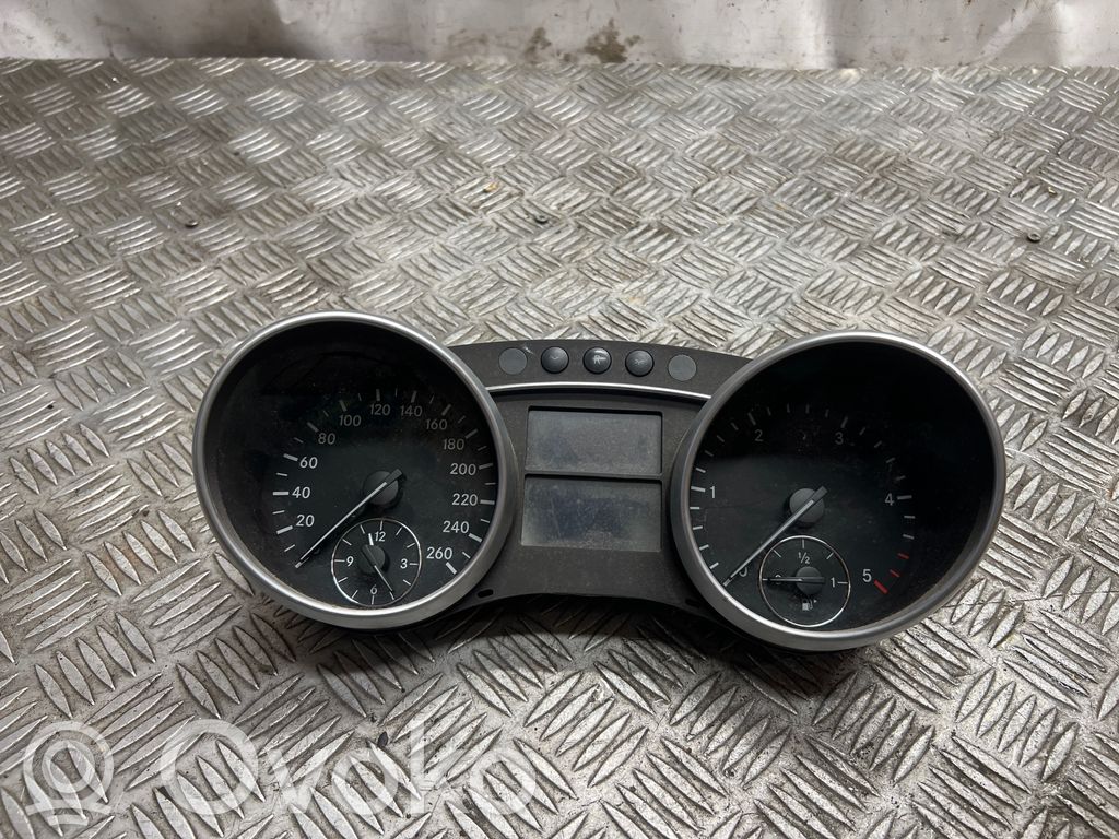 Mercedes-Benz GL X164 Spidometrs (instrumentu panelī) 