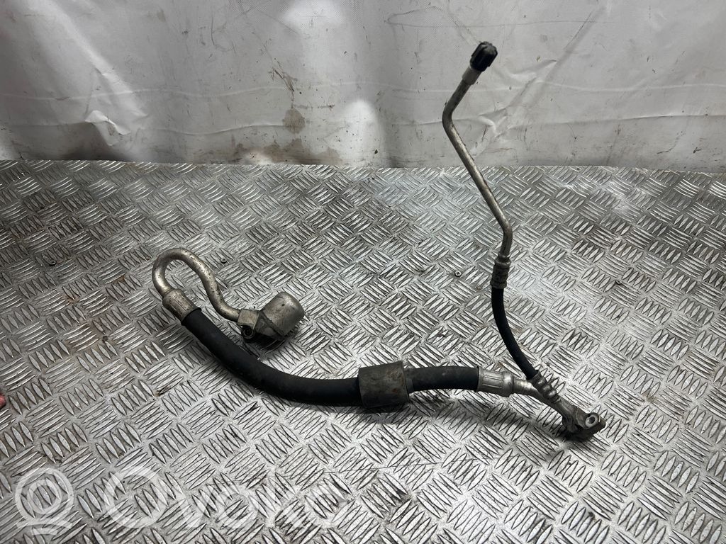 Ilmastointilaitteen putki (A/C)   6987992,16017810
