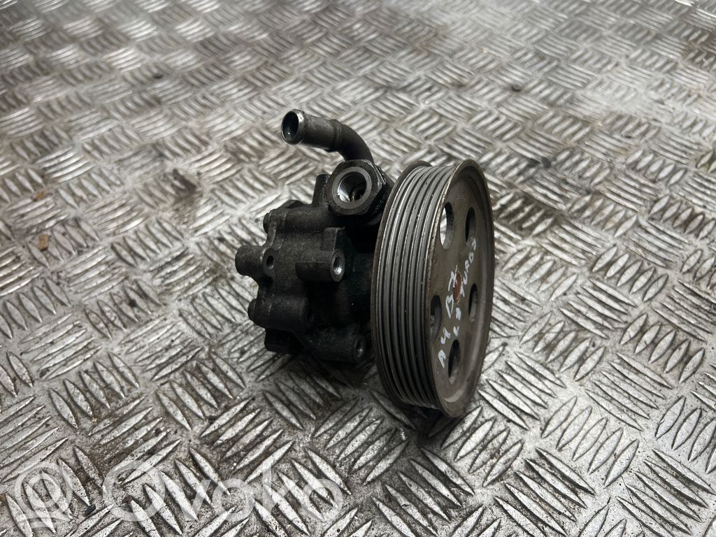 Audi A4 S4 B7 8E 8H Ohjaustehostimen pumppu 